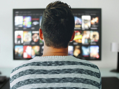 Filmes bons para aprender inglês: 5 filmes da netflix para melhorar sua pronúncia